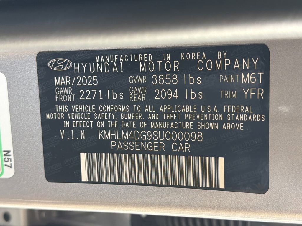 Used 2025 Hyundai Elantra Sport FWD image 35