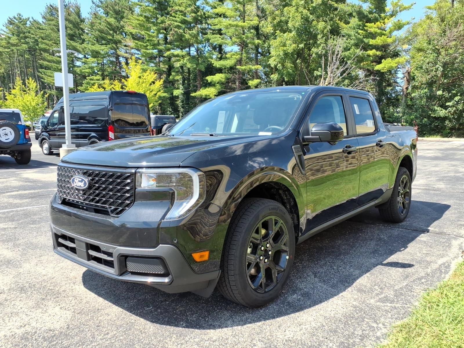 New 2026 Ford Maverick Lariat w/ Black Appearance Package AWD/4WD image 4