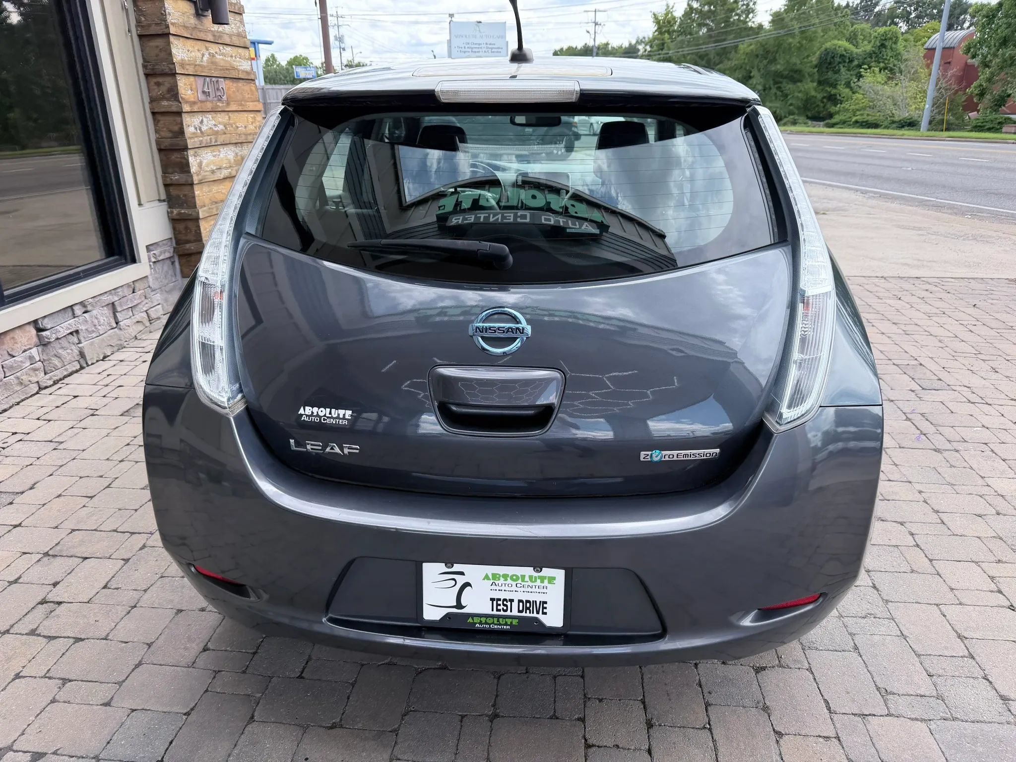 Used 2013 Nissan Leaf SL FWD image 13