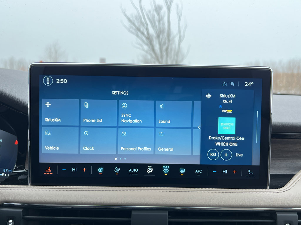 Used 2023 Lincoln Corsair Reserve w/ Equipment Group 202A image 27