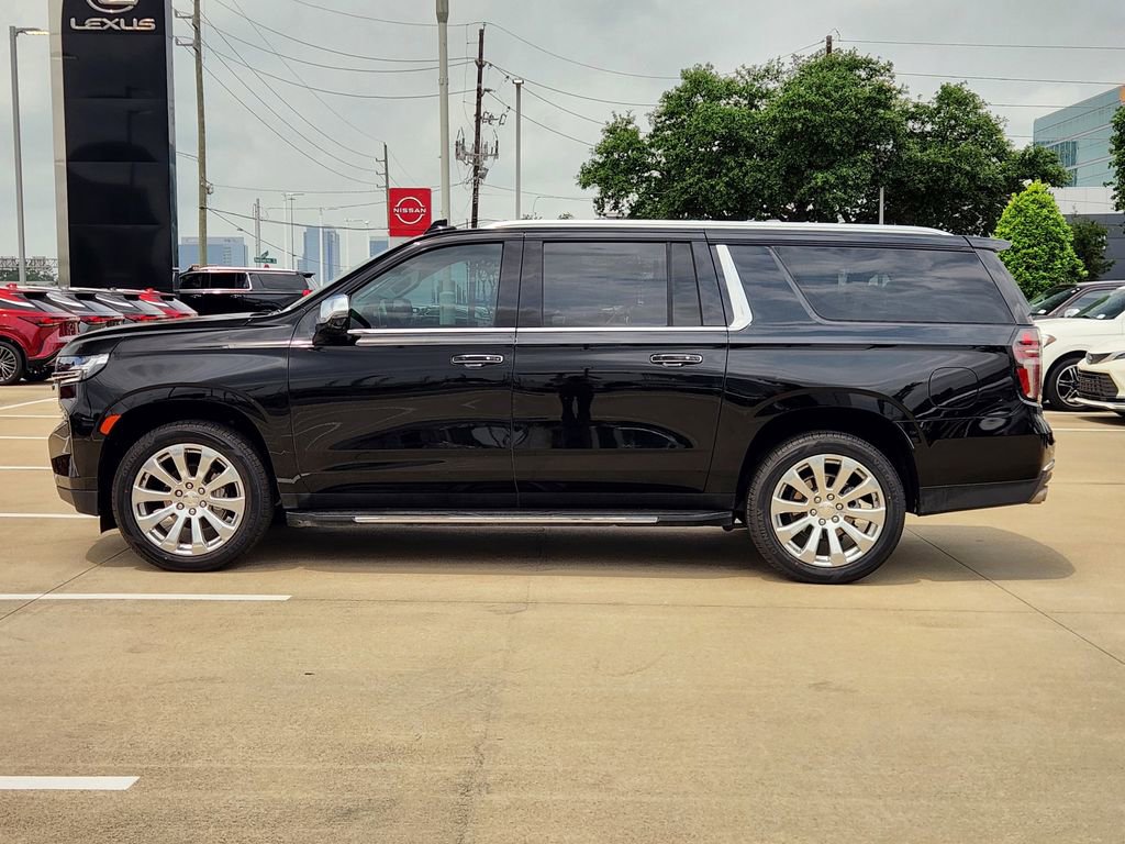 Used 2024 Chevrolet Suburban Premier w/ Premium Package 2 AWD/4WD image 4