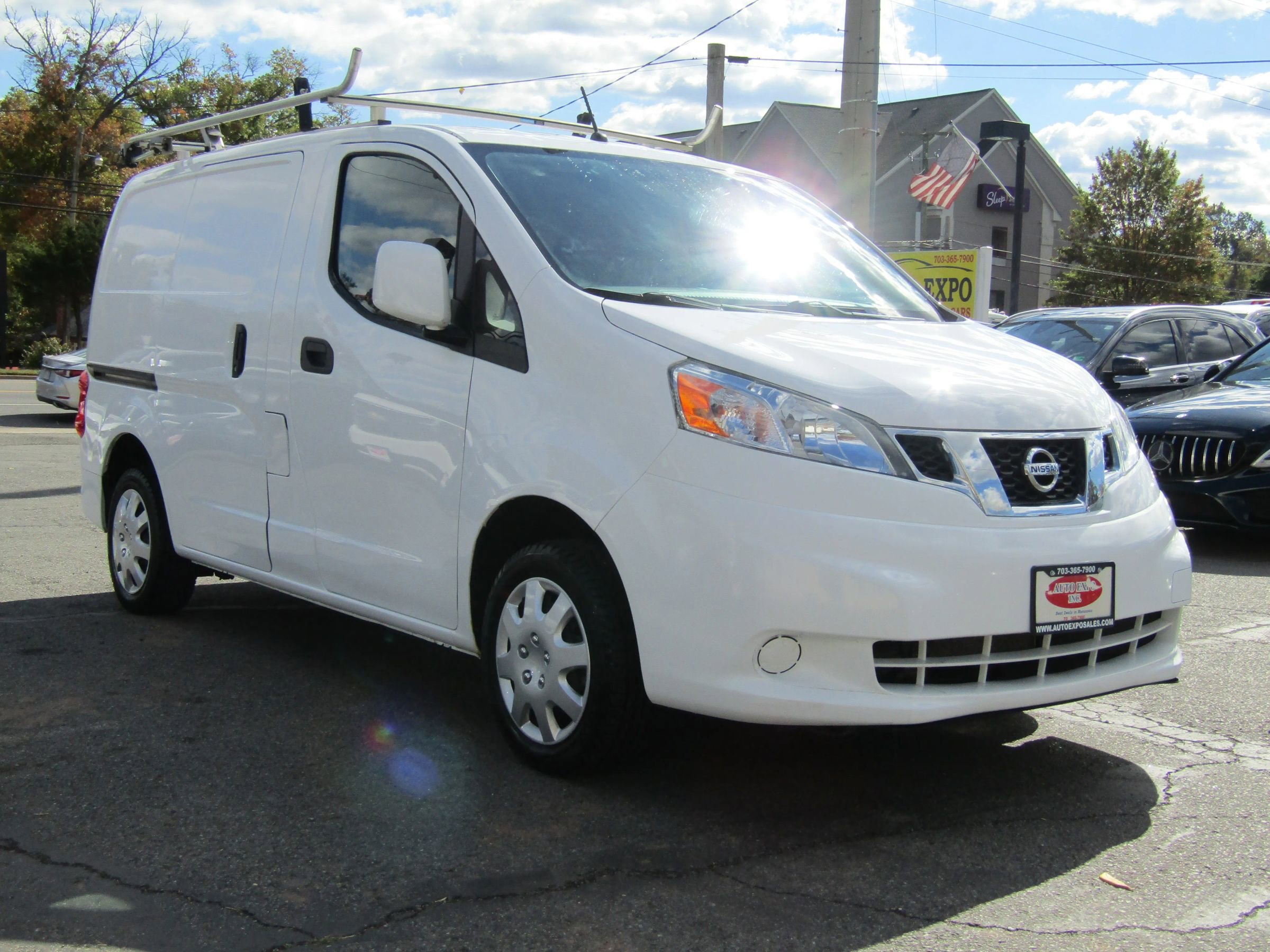 Used 2019 Nissan NV200 SV w/ Back Door Glass Package FWD image 1