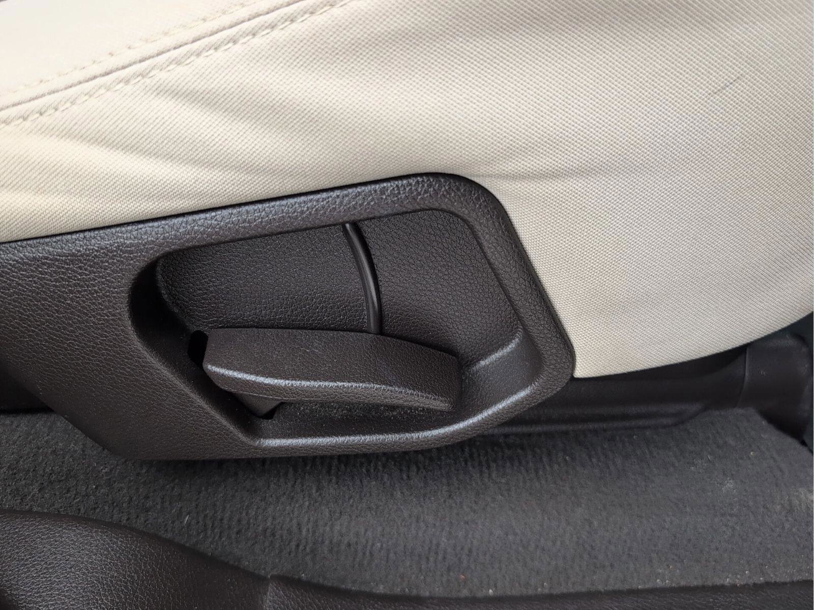 Used 2017 Hyundai Santa Fe SE image 35