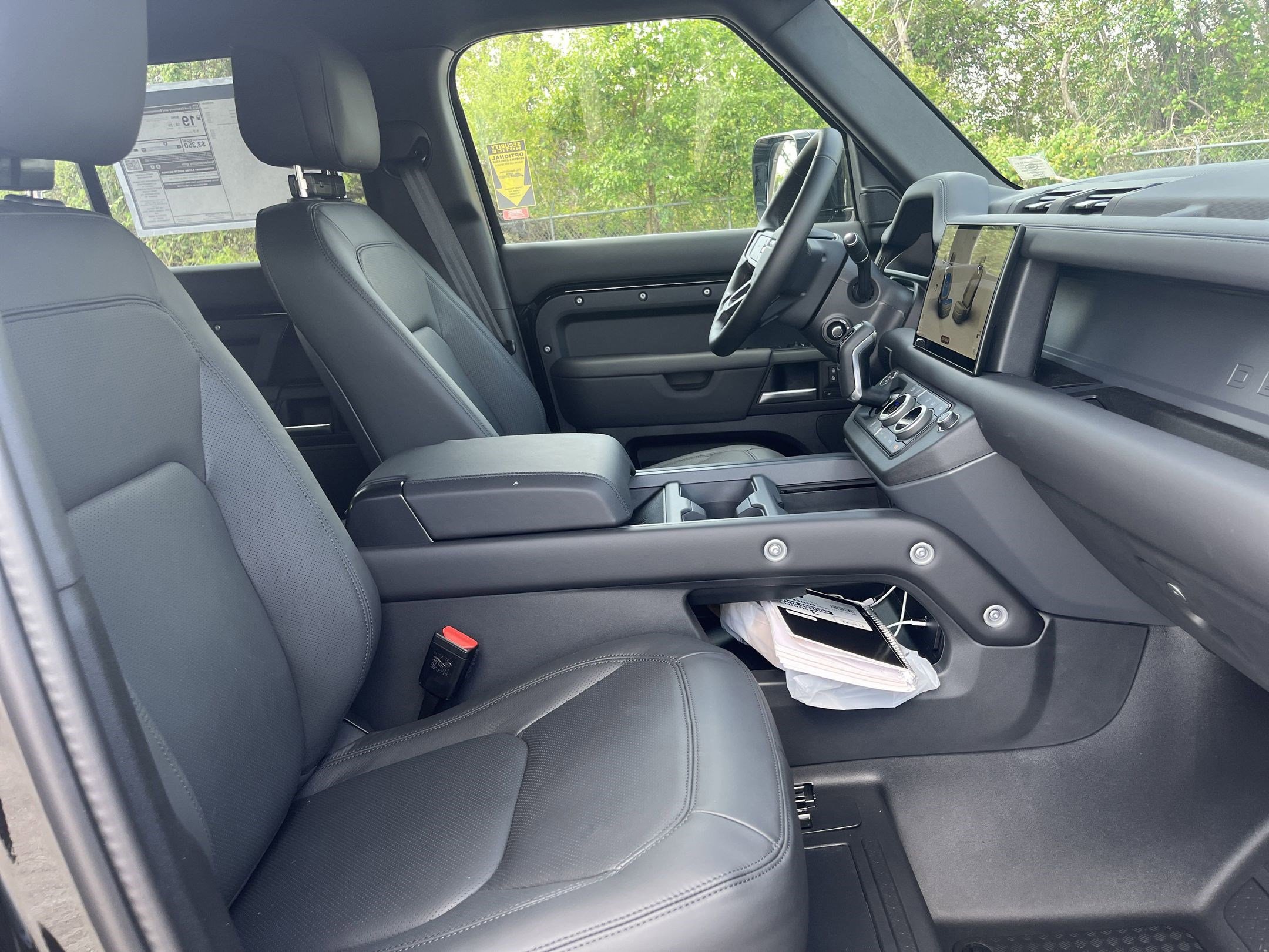 Used 2025 Land Rover Defender 110 S image 20