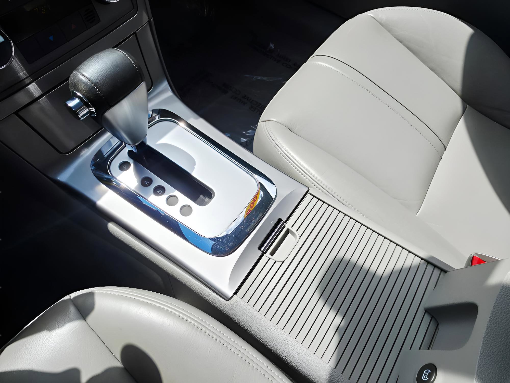 Used 2008 Saturn Aura XR w/ Premium Trim Package image 33