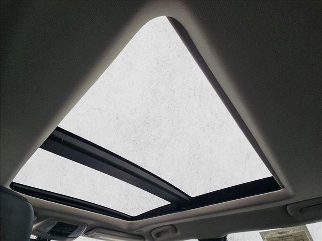 Used 2018 Chrysler 300 Touring L RWD image 20