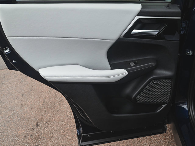 New 2025 Mitsubishi Outlander SE image 12