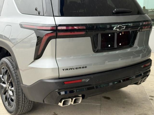 Used 2026 Chevrolet Traverse LT w/ Midnight/Sport Edition FWD image 15