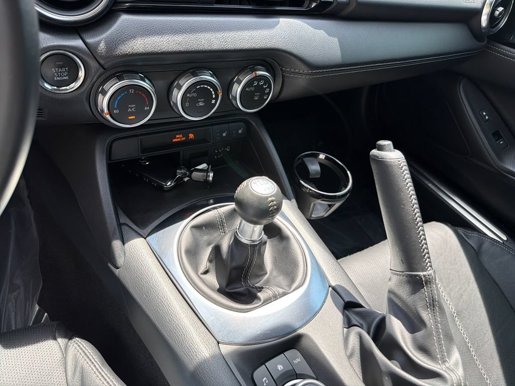 Used 2021 MAZDA MX-5 Miata Grand Touring RWD image 25