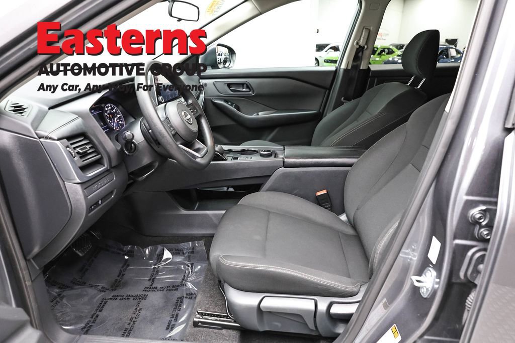 Used 2024 Nissan Rogue S image 14