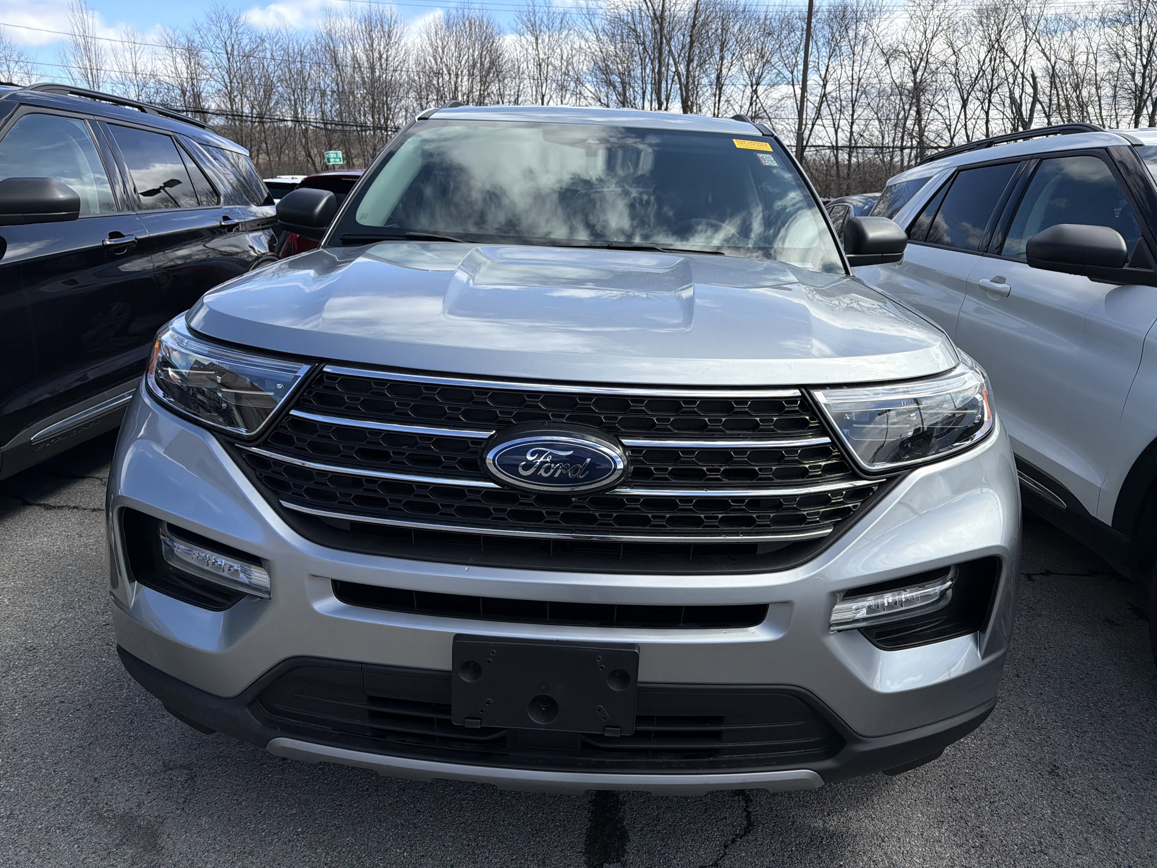 Used 2024 Ford Explorer XLT w/ Equipment Group 202A image 3