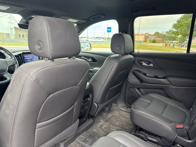 Used 2023 Chevrolet Traverse RS FWD image 15