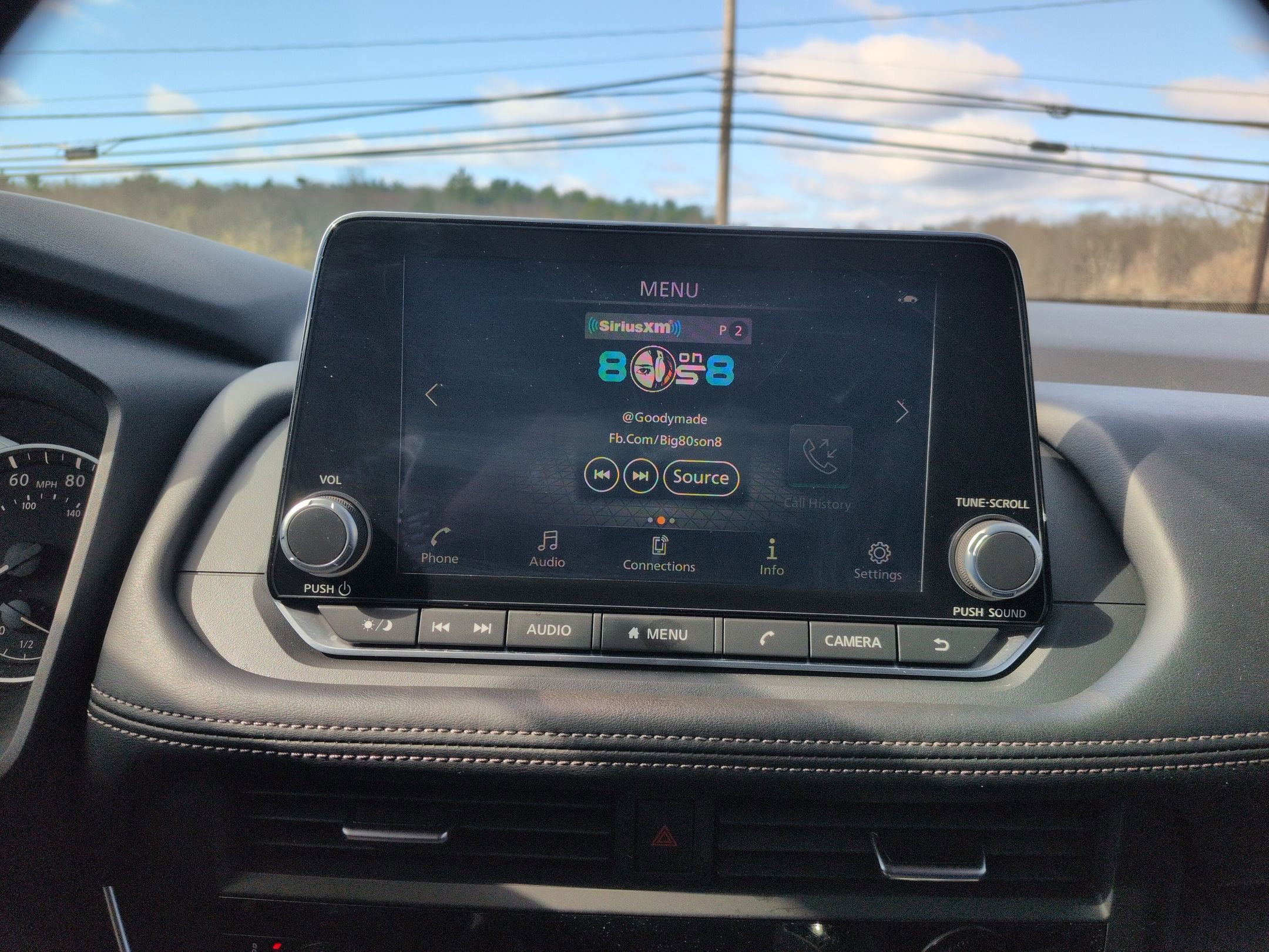 Used 2025 Nissan Rogue SV w/ SV Premium Package image 10