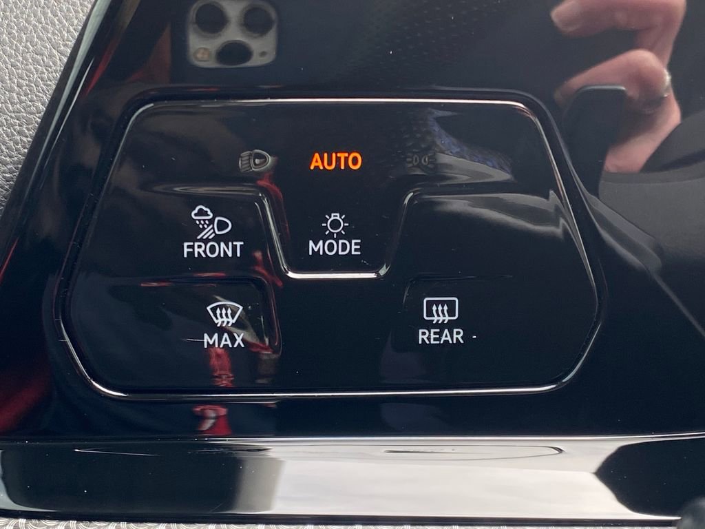 Used 2023 Volkswagen Golf R image 27