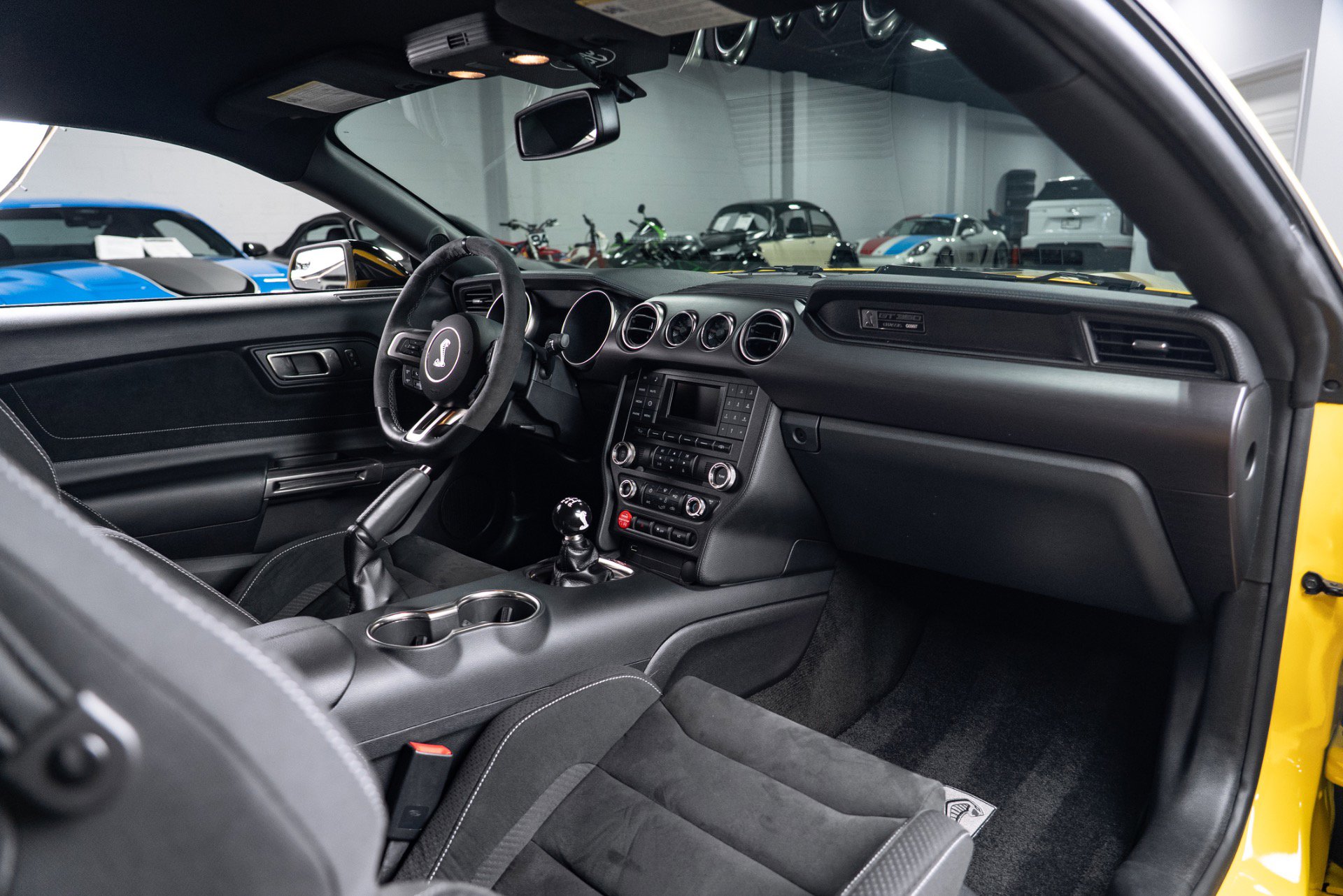 Used 2016 Ford Mustang Shelby GT350 w/ Track Package image 78