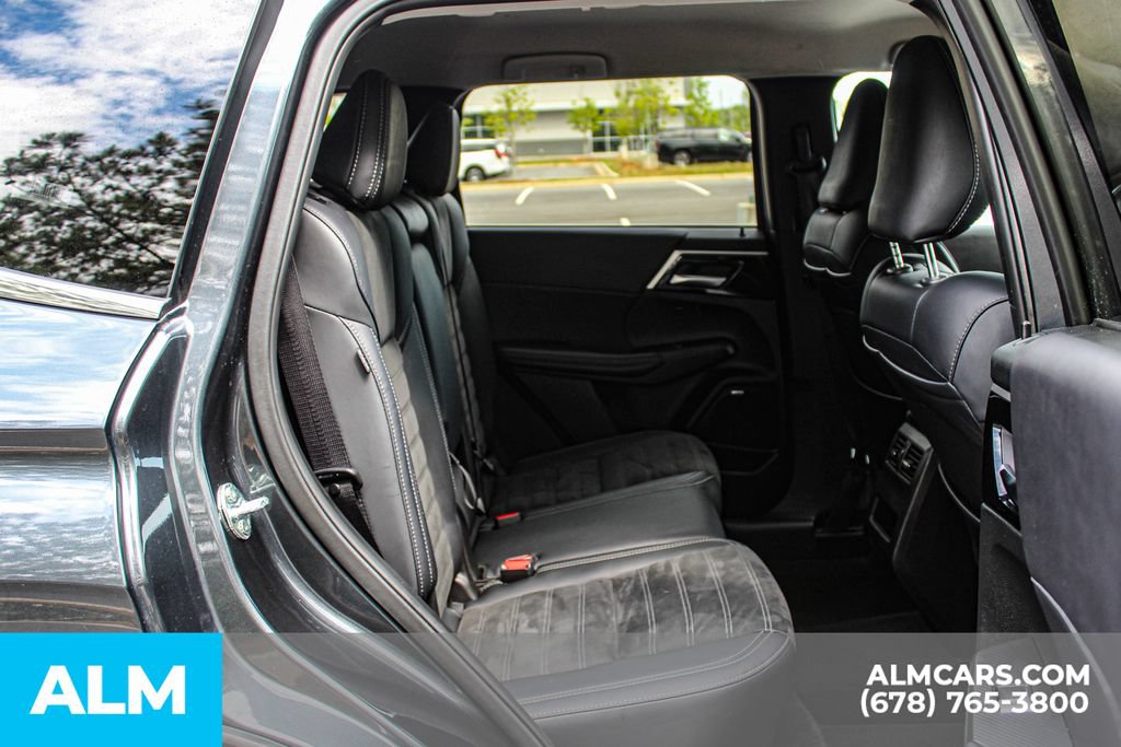 Used 2025 Mitsubishi Outlander SE FWD image 22