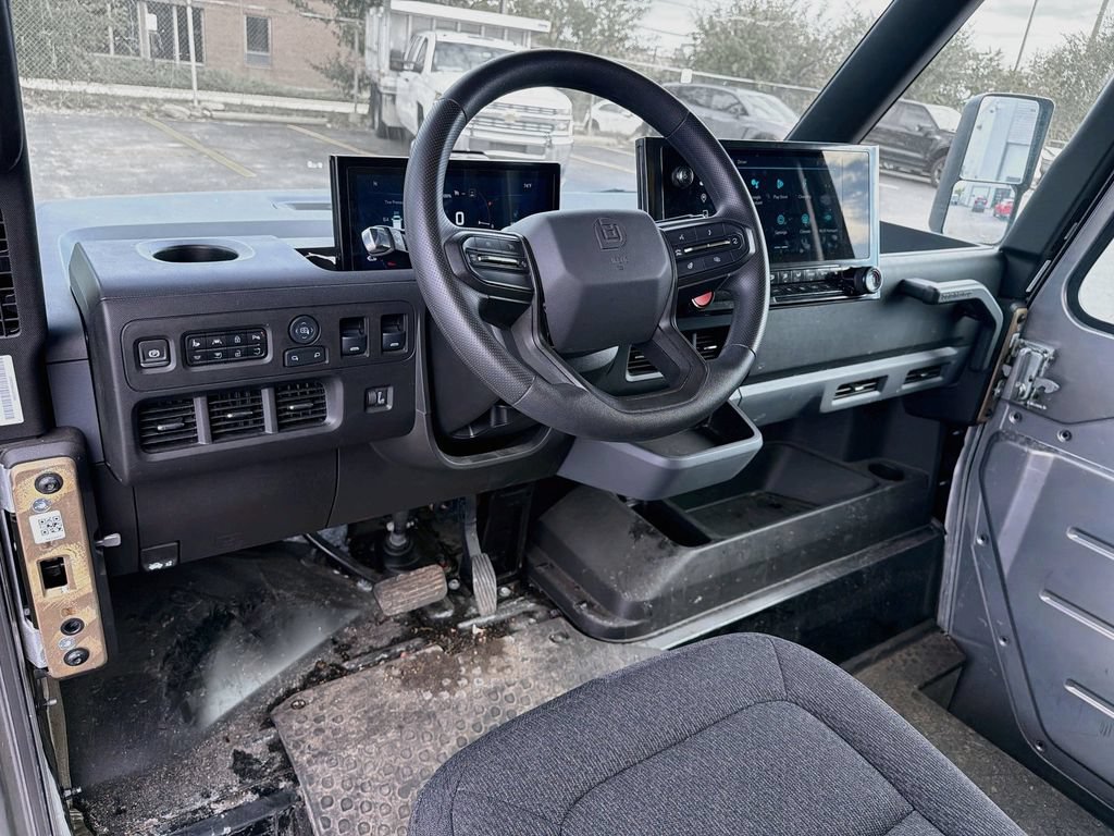 Used 2024 Chevrolet Brightdrop 600 w/ Commercial Equipment Package AWD/4WD image 9
