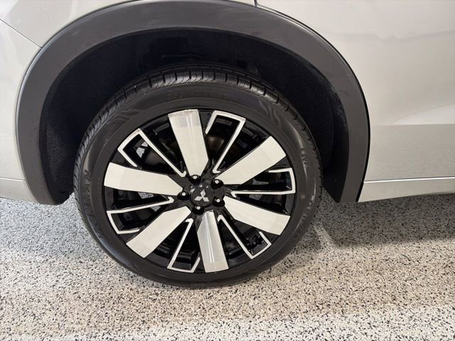 Used 2025 Mitsubishi Outlander SEL image 39