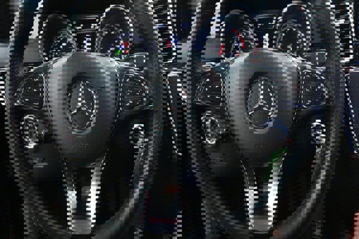 Used 2018 Mercedes-Benz GLE 350 4MATIC SUV w/ Premium 1 Package image 22