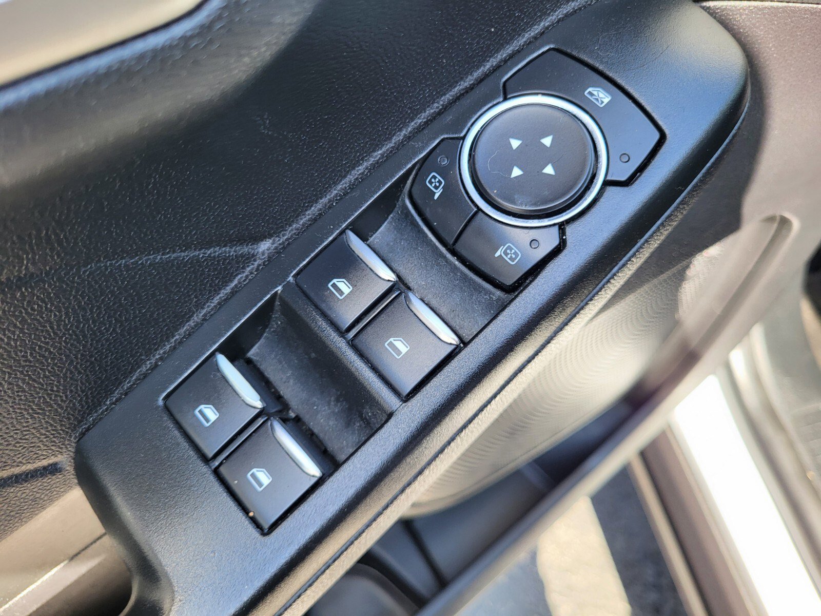 Certified 2022 Ford Escape SE w/ SE Sport Appearance Package image 17