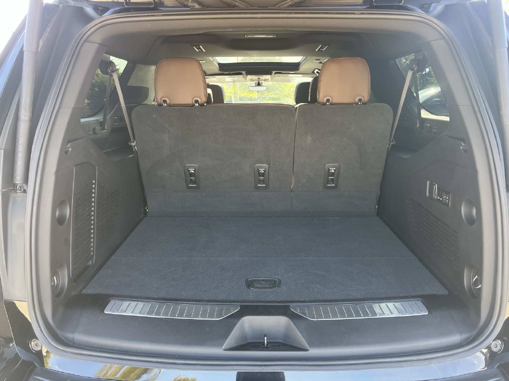 Used 2022 Chevrolet Suburban High Country AWD/4WD image 25