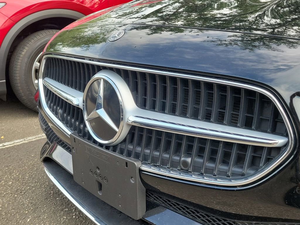 Used 2025 Mercedes-Benz C 300 Sedan image 3