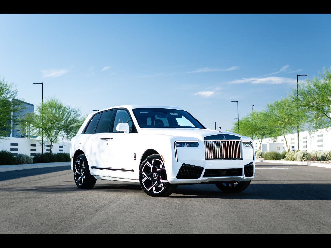 Used 2025 Rolls-Royce Cullinan Black Badge image 1