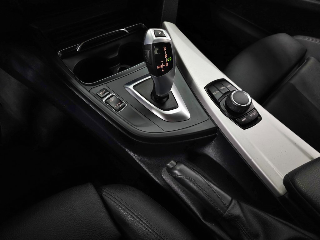 Used 2018 BMW 320i xDrive Sedan image 23