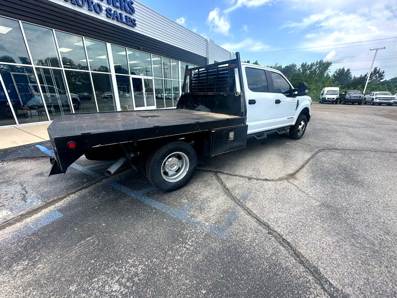 Used 2022 Ford F350 XL w/ Power Equipment Group image 3