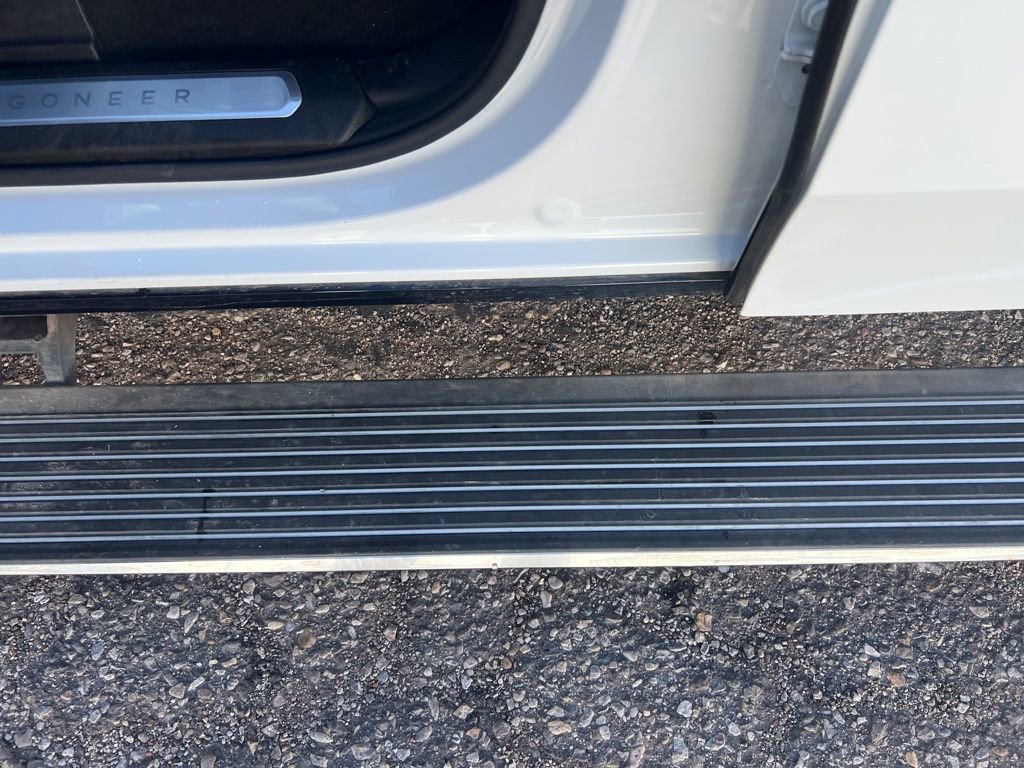 Used 2023 Jeep Grand Wagoneer L Series III image 17