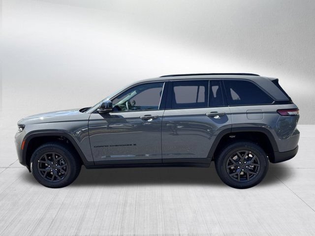 New 2027 Jeep Grand Cherokee Altitude RWD image 8