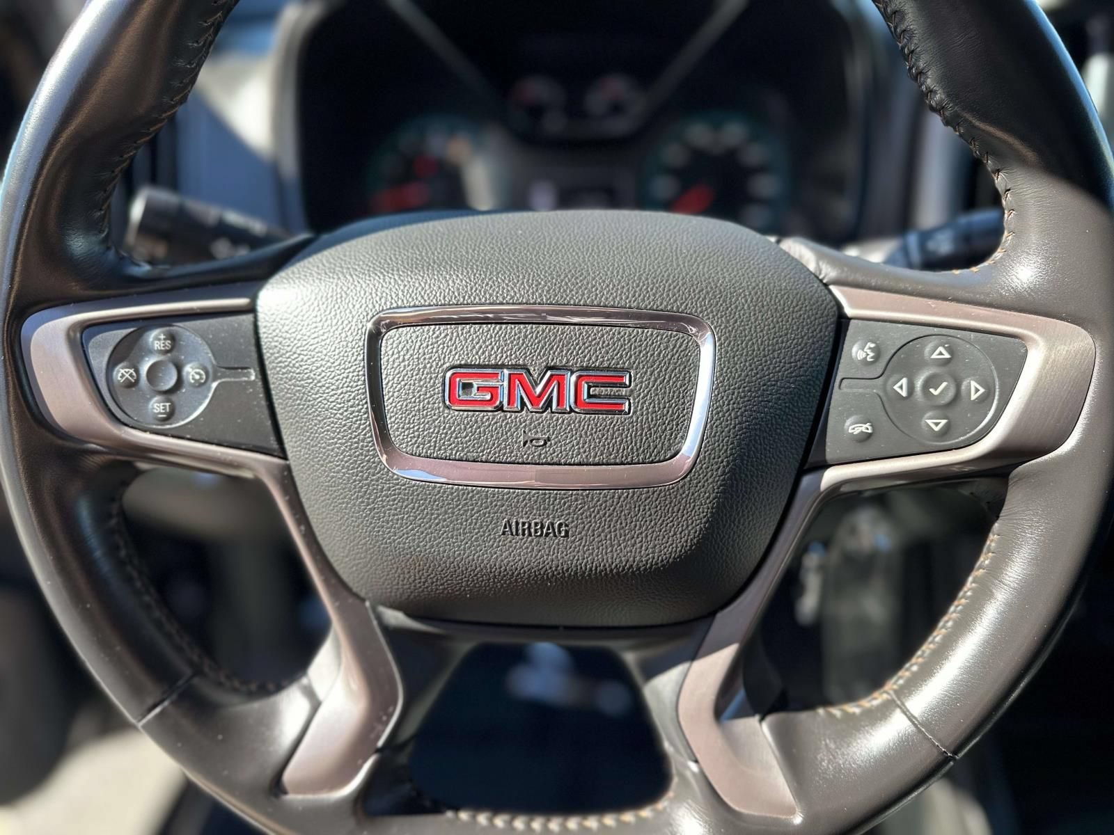 Used 2022 GMC Canyon AT4 w/ Trailering Package AWD/4WD image 14