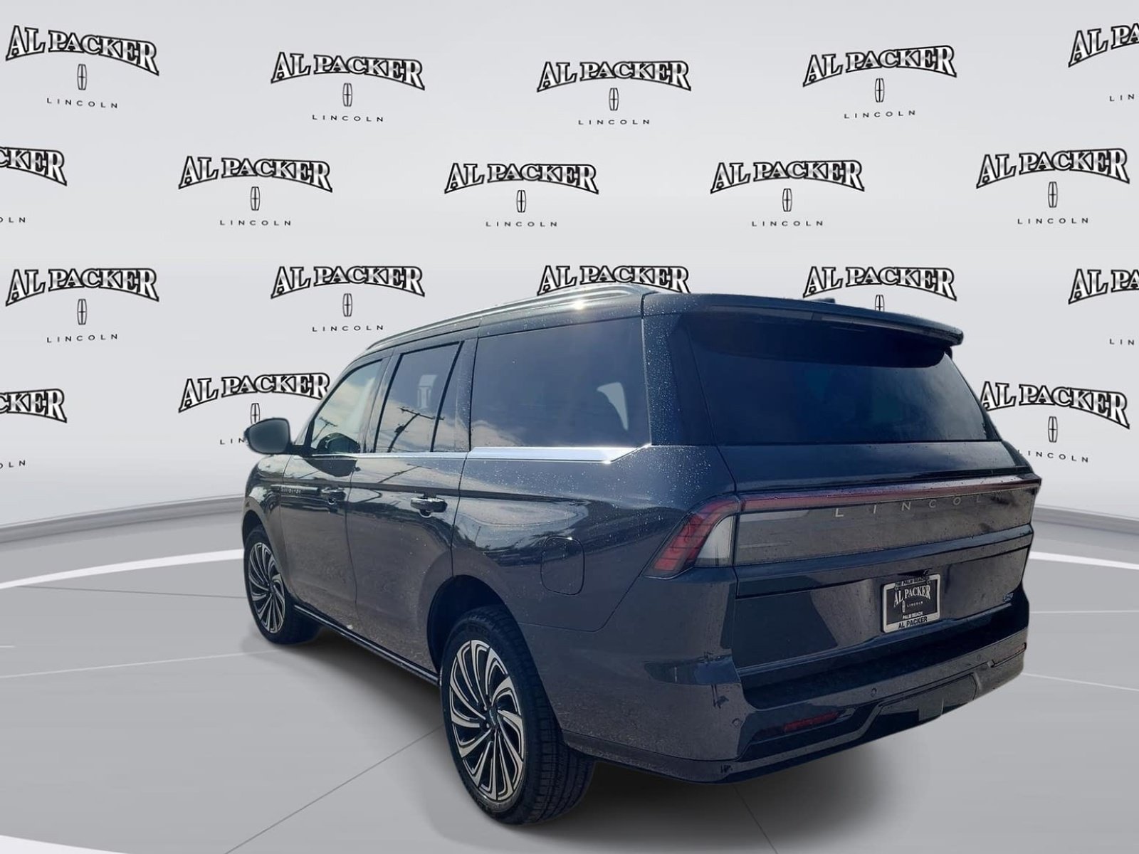 New 2027 Lincoln Navigator Black Label AWD/4WD image 3