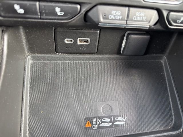 Used 2023 Chevrolet Suburban LT image 18