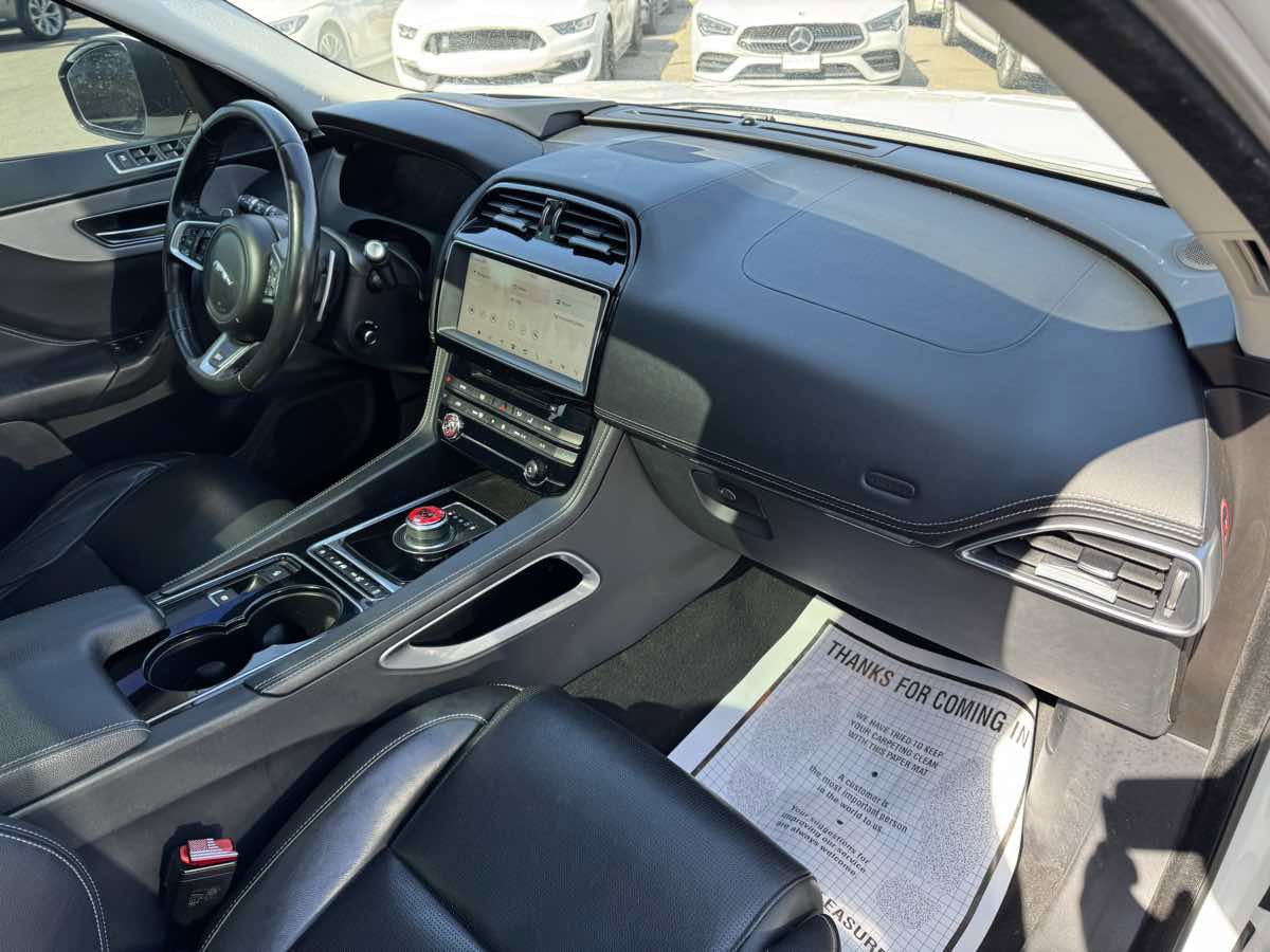 Used 2017 Jaguar F-PACE S image 28