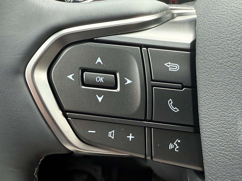 New 2025 Lexus LX 600 4WD w/ Luxury Package image 18