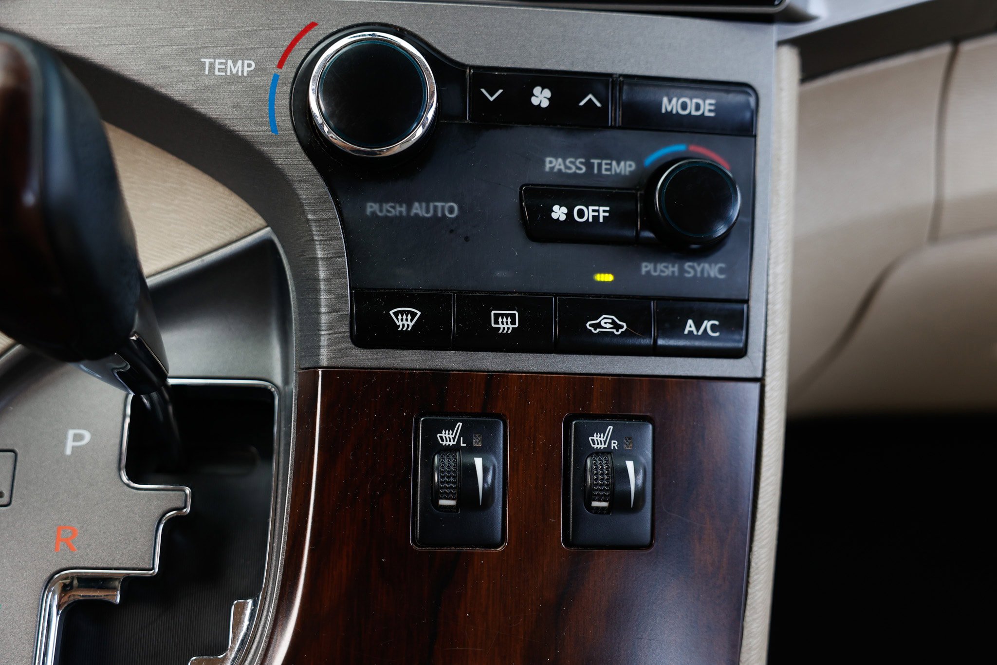 Used 2015 Toyota Venza XLE w/ XLE Premium Package image 37