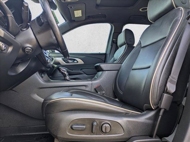 Used 2023 Chevrolet Traverse Premier w/ Redline Edition FWD image 15