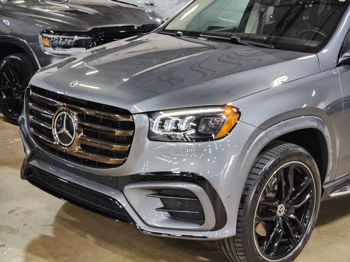 Used 2024 Mercedes-Benz GLS 450 4MATIC image 14