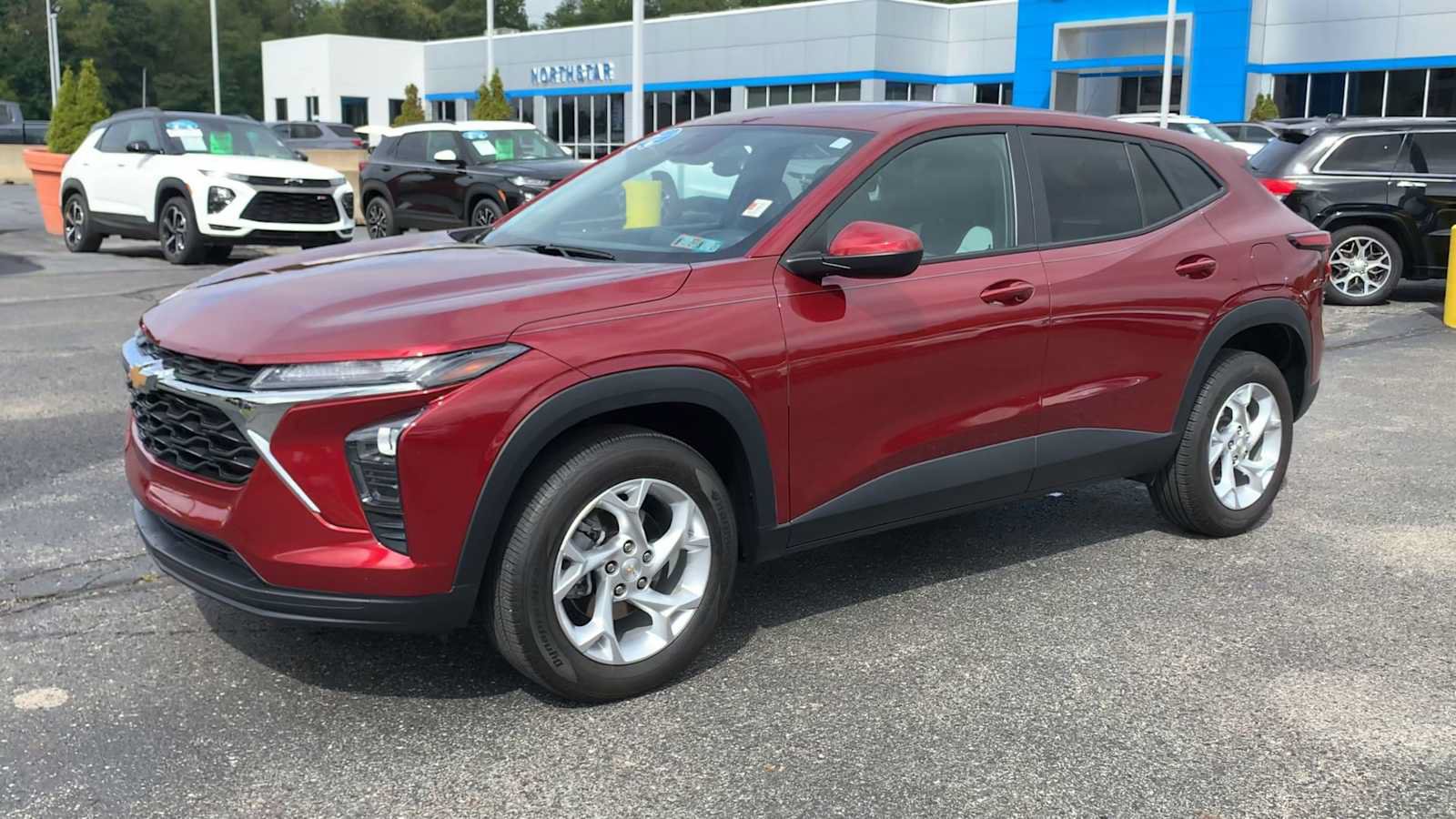 Certified 2024 Chevrolet Trax LS w/ LS Convenience Package FWD image 4