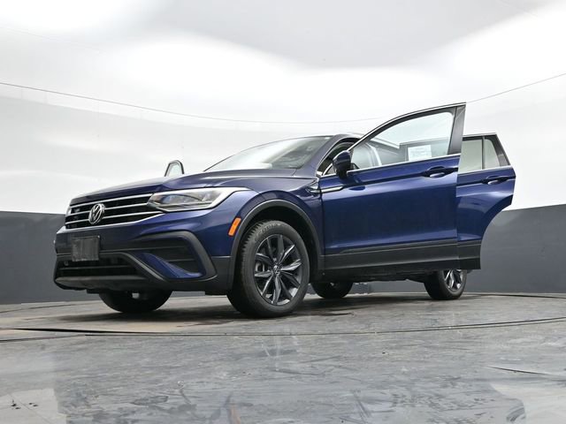Used 2022 Volkswagen Tiguan SE image 43