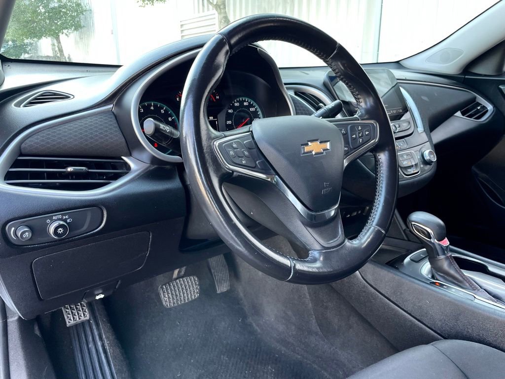 Used 2021 Chevrolet Malibu RS image 9