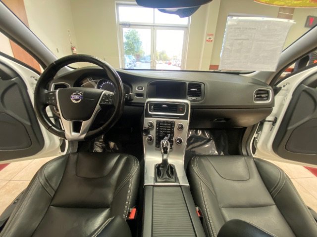Used 2018 Volvo S60 T5 Dynamic w/ Vision Package image 27
