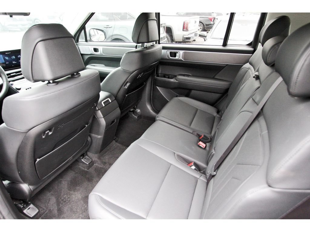 Used 2026 Hyundai Santa Fe SEL FWD image 15