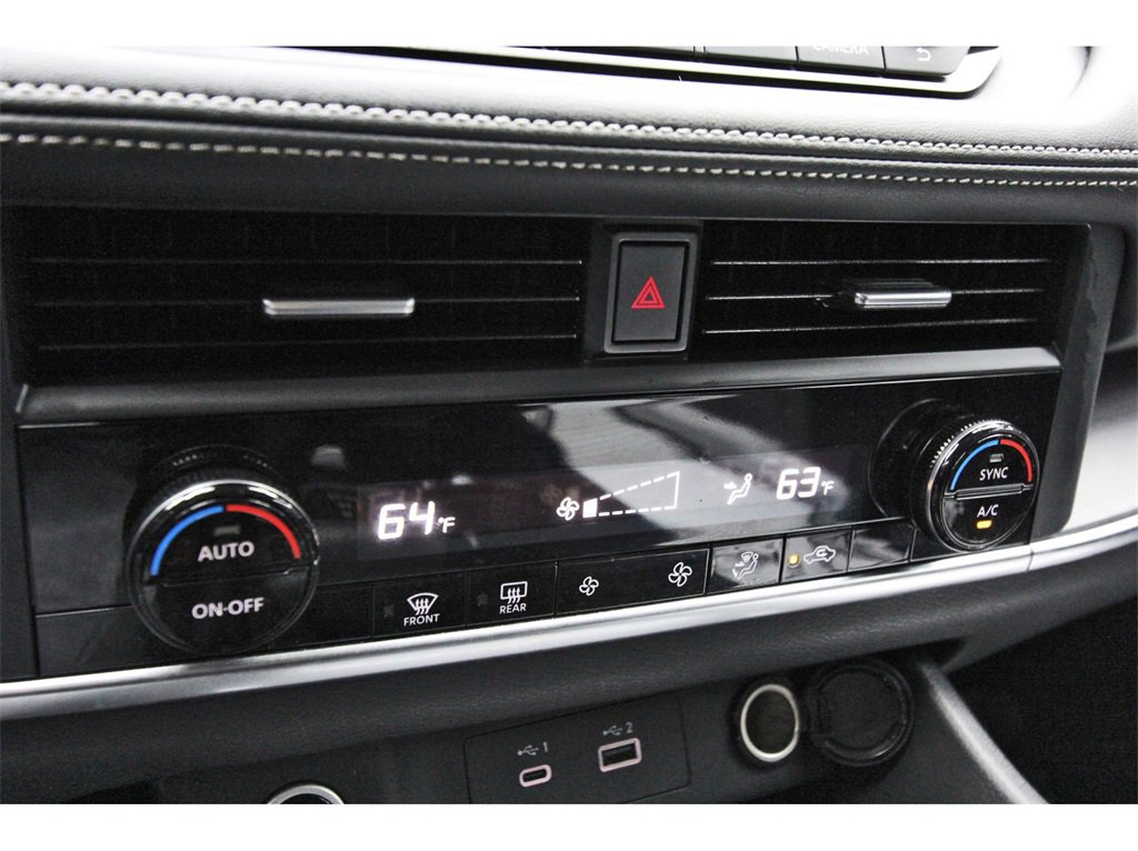 Used 2023 Nissan Rogue SV image 22