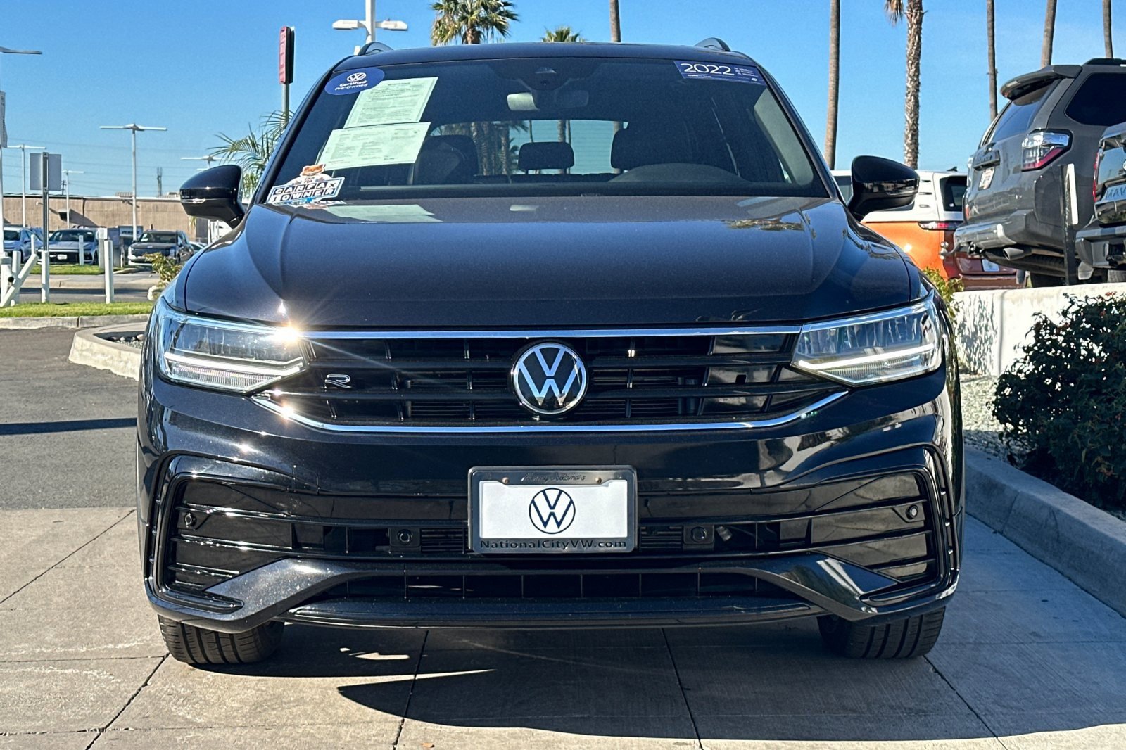 Certified 2022 Volkswagen Tiguan SE R-Line image 10
