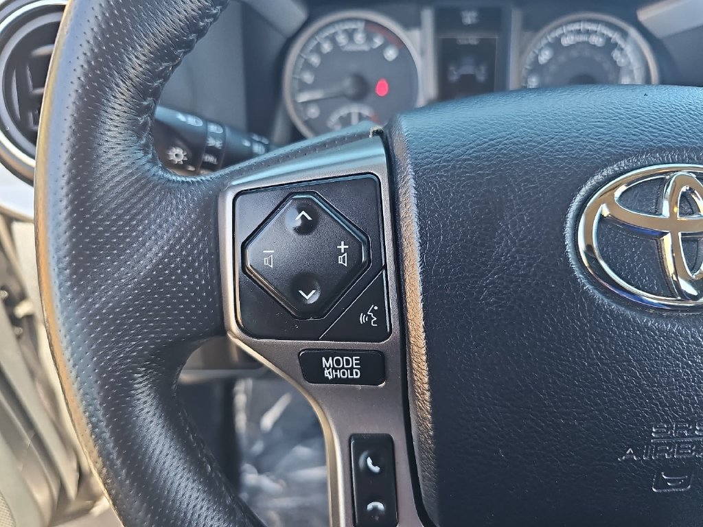 Used 2017 Toyota Tacoma SR5 w/ Tow Package RWD image 16