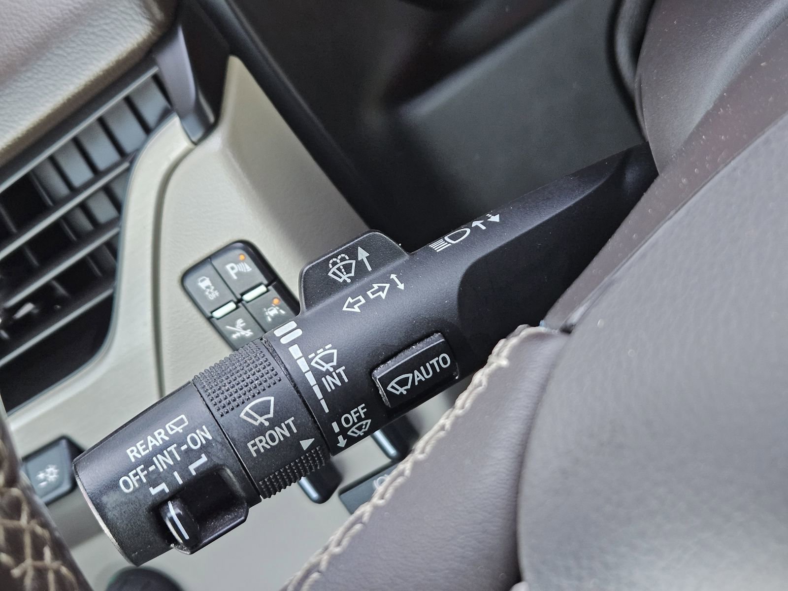 Used 2019 GMC Yukon Denali w/ Denali Ultimate Package image 26