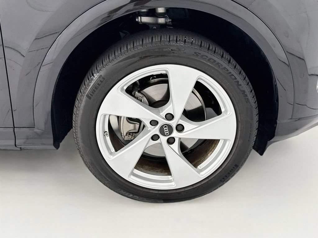 Certified 2025 Audi Q5 Premium w/ Premium Plus AWD/4WD image 31