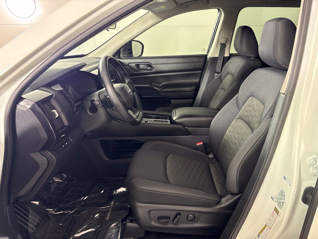 Certified 2026 Nissan Pathfinder SV FWD image 28